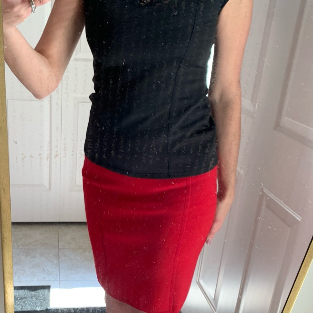 Cache solid red bodycon skirt - Picture 5 of 5